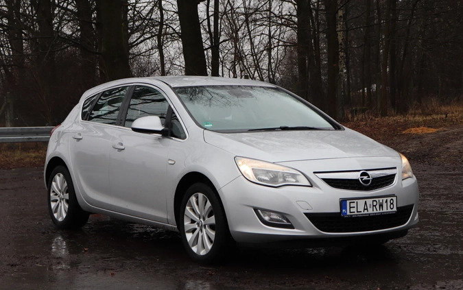 Opel Astra cena 24999 przebieg: 179000, rok produkcji 2010 z Tarnogród małe 436
